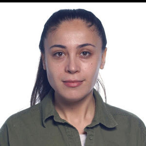 Meet your Posher, Esra